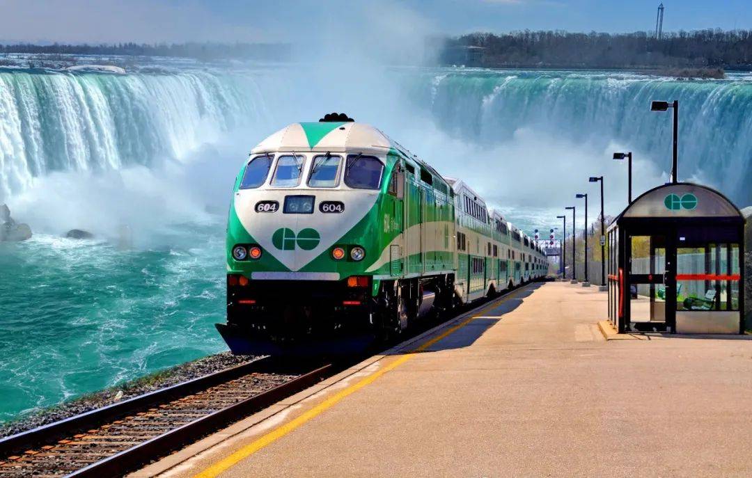 Train tours directly to Niagara Falls!